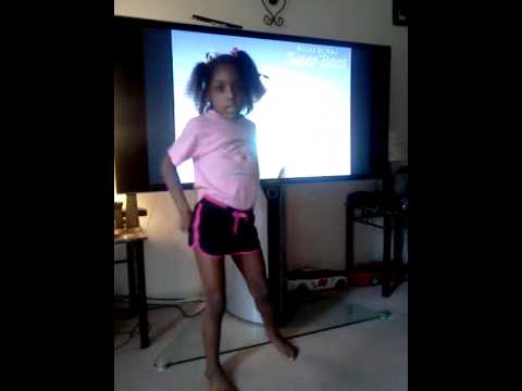 Nicki Minaj-Super Bass dance by:Lil Blac Barbie