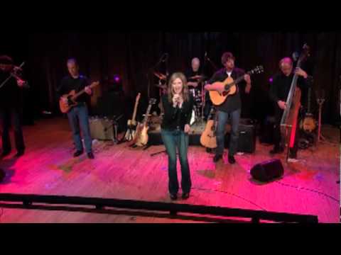 Amy Black Performs "One Time" for a WUMB Member Concert