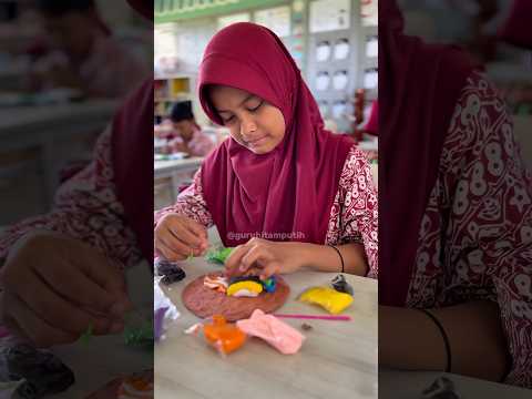 Siswa ini sayang banget sama ibunya #shorts