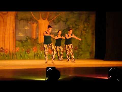 Contemporâneo "Capoeira" - Espaço de Dança Andrea Sartori 2011