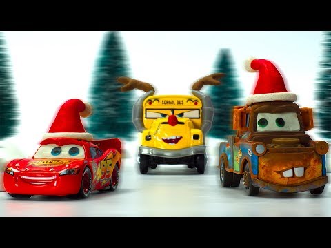 HoHoHo Merry SNOWBALL FIGHT Lightning McQueen Mater Jackson Storm & Miss Fritter DISNEY PIXAR Video