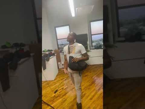 Chuchea came to Phillyfirst48 building with 100k trying to sign YungKashcapre