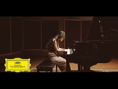 Eunike Tanzil – Luna (Official Music Video)