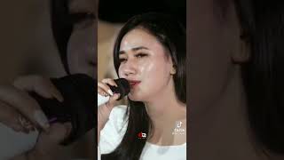 Download lagu LAGU ENTAH SIAPA YANG SALAH KU TAK TAHU ♥️😍😍 SANGATT CANTIK SI MBAK YANG NYANYI BIKIN NGILER 🥰🥰🥰 mp3