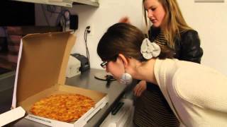 Nebraska Girl Tries Imos Pizza