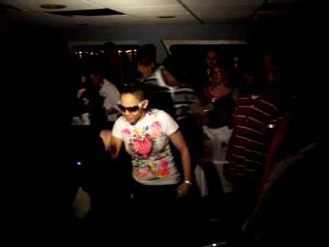 Ak Flow Performing Lagrimas