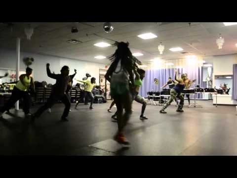 AFRO-bics with Kiara Ross & NYMM drummers