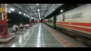 preview picture of video 'MUMBAI RAJKOT  DURONTO EXPRESS.'