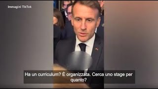 Studentessa ferma Macron e gli chiede uno stage. La replica del presidente: «Per quanto? Sei mesi?»