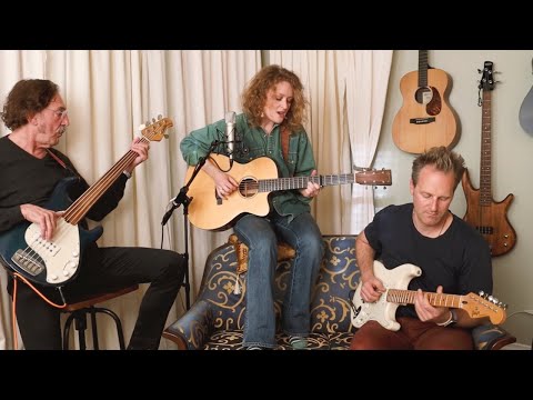 Alice Howe "Travelin' Soul" | NPR Tiny Desk Contest 2022