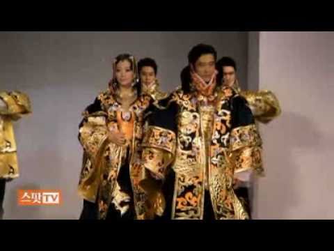 2010.11.19 Andre Kim Tribute Fashion Show clip 1