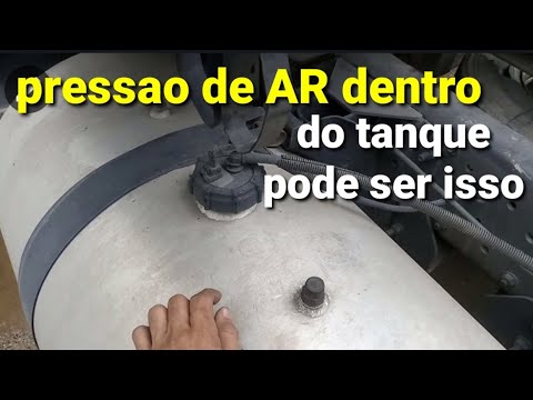 Injector nozzle or injector unit creating pressure inside the fuel tank