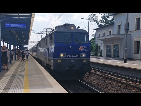 wjazd I odjazd pociągu IC ARTUS z EP09-005 na stacji Kościan