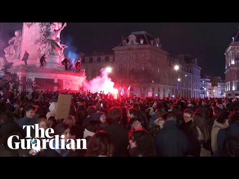 Hundreds of people celebrate Jean-Marie Le Pen's death in Paris