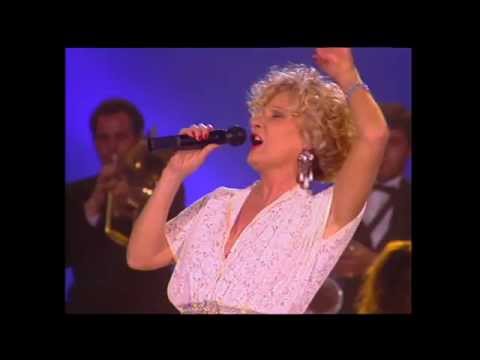 Lia Uyá "Rien De Rien"