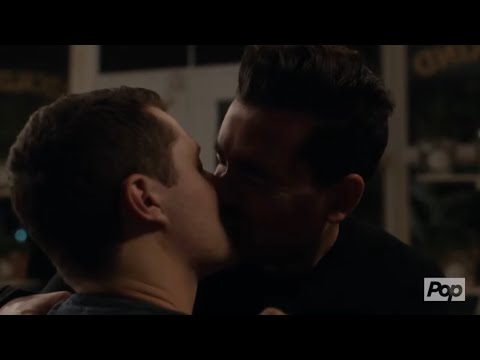 Patrick and David kiss - Schitt’s Creek 4x04