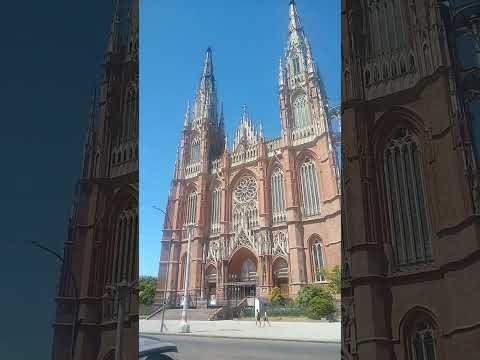 CATEDRAL DE LA PLATA DESDE PLAZA MORENO #buenosaires #travel #viapublica #turismobuenosaires