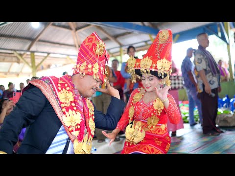 ADU PENGANTIN TITTA HERNITA BR TARIGAN RAS FERLI SITEPU