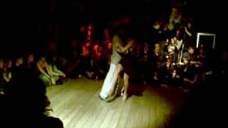 Maria Mondino & Ismael Ludman tańczą na wodzie