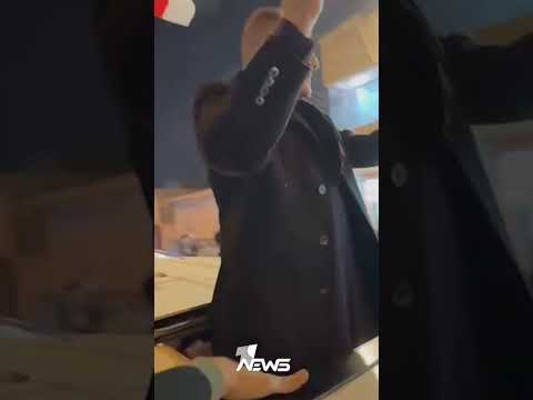 شاهد بالفيديو.. "بالروح بالدم نفديك يا ابو مازن"