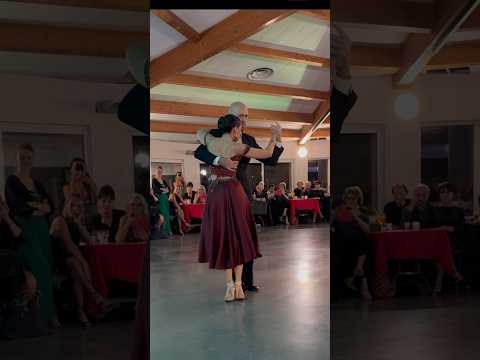 Morán, junto a Santiago Giachello #tango #exhibicion #tangoargentino #dancer