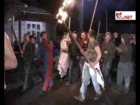 www.orasulmeu-bacau.ro-Locuitorii din Oituz se grupează în cete şi se lovesc cu bâtele.flv
