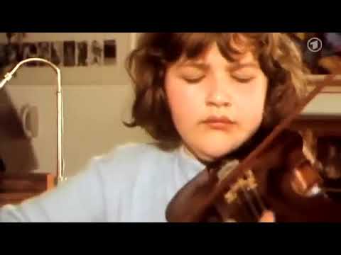 9 year old Anne-Sophie Mutter plays Sarasate's Zigeunerweisen