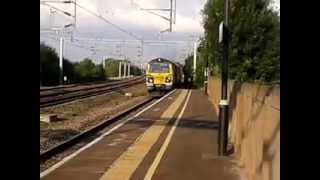preview picture of video 'Freightliner 70019 Passes Tamworth 10/07/14'