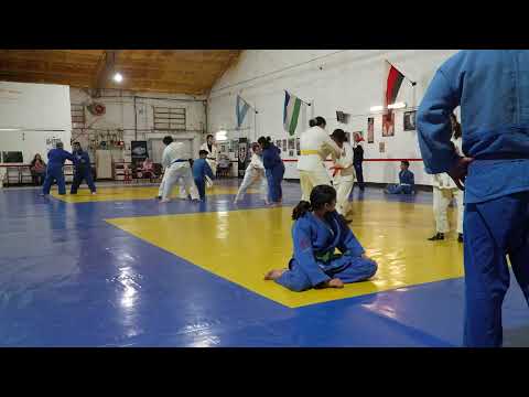 Jueves de lucha en Academia de judo Cinco Saltos, Río Negro, Argentina. Video 1