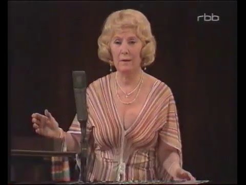 Blandine Ebinger "Die Kartenhexe"