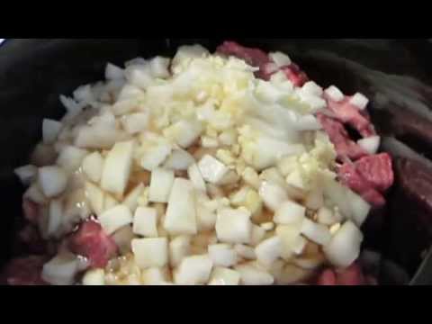 Gaijin Makes Beef Stroganoff / Slow Cooker