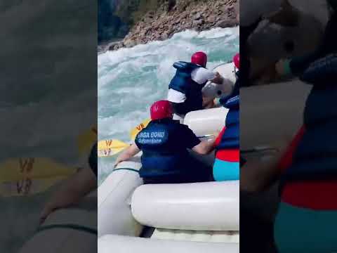 River Rafting Accident in Rishikesh #riverrafting #riverraftinginrishikesh #rishikesh
