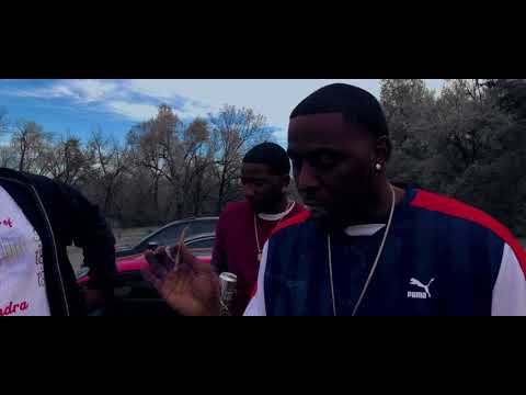 Q-Weez - Run It Up Ft Phyniox