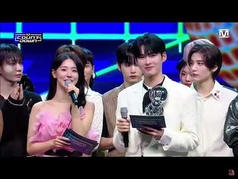 {230907} V - 'Love Me Again' win on M Countdown