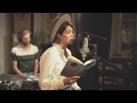 Clara Louise - Eines Tages werde ich mich lieben (Live aus dem Musikladen in Salzburg)