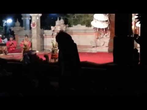 Teatro para fazer rir - KUTA - Bali