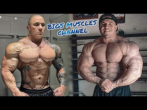 BIGGEST BODYBUILDERS POSING