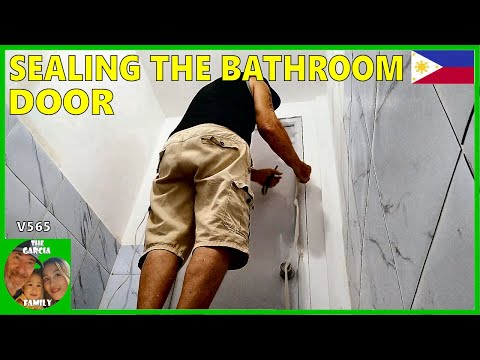 V565 - FOREIGNER BUILDING A CHEAP HOUSE IN THE PHILIPPINES - SEALING THE BATHROOM DOOR