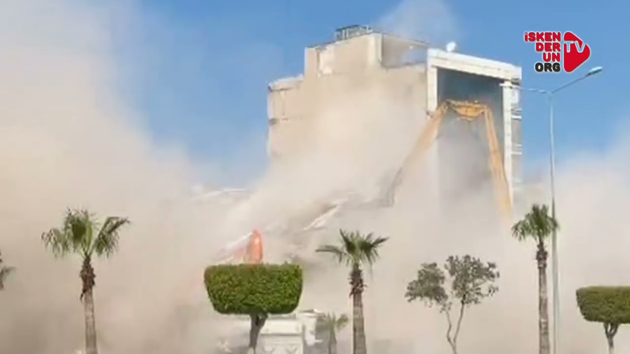 Hasarlı 6 Katlı Bina saniyeler içinde yıkıldı…