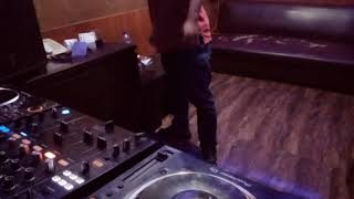 Download lagu dj tak bosan bosan aku memandangmu.bahagia. mp3