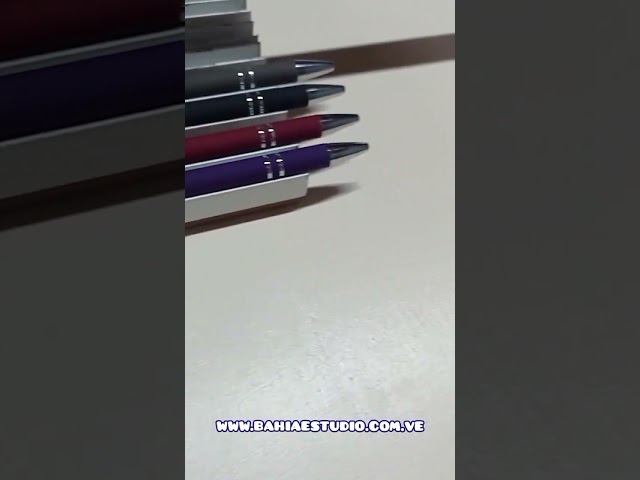 Vídeo relacionado con Bolígrafo Personalizado Metálico Antideslizante con Acabado Brillante - Nombre del Bolígrafo Personalizado Grabado a Laser Imborrable. ONEPERSONAL