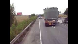 preview picture of video 'Oversize load trucking in China'
