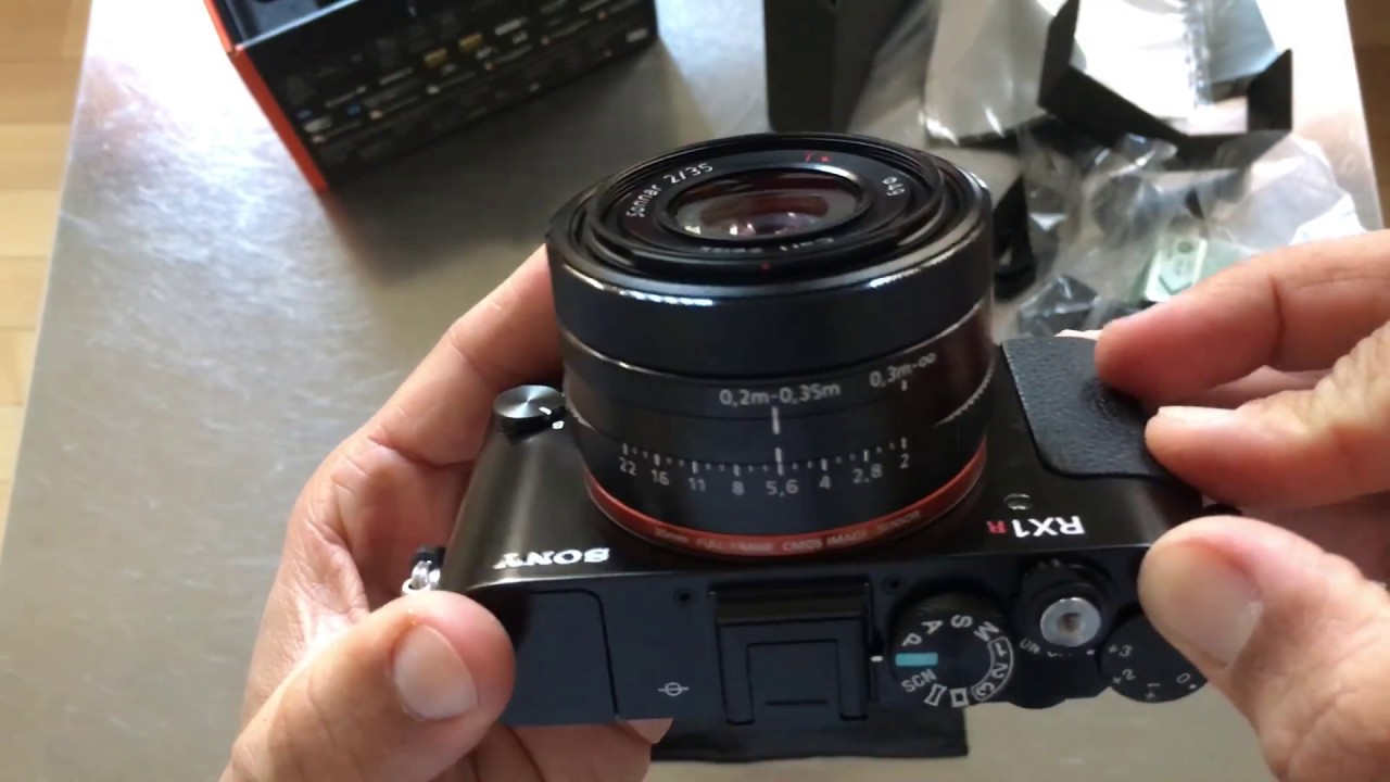 Цифровой фотоаппарат Sony Cyber-shot DSC-RX1R II