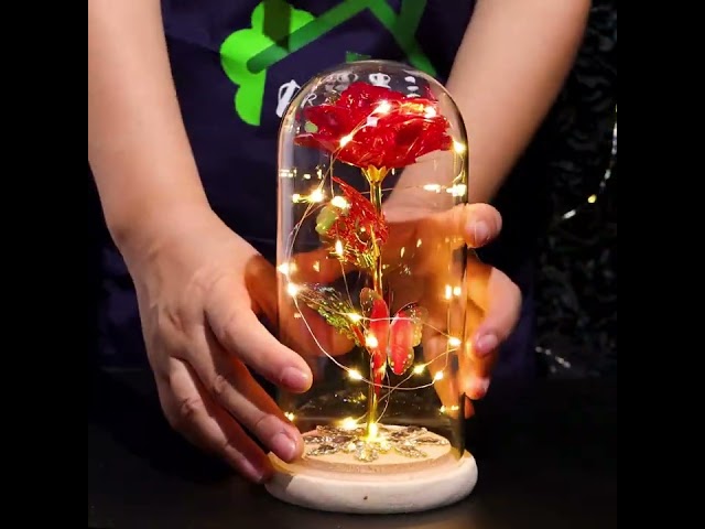 Vídeo relacionado con 24 Velas LED Brillantes Con 1200 Pétalos de Rosa Artificiales - Decoración Romántica Para San Valentín y Aniversario - Velas Sin Llama Para Mesa