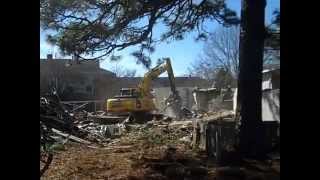preview picture of video 'Fairhope K-1 Demolition Underway (thefairhopetimes.blogspot.com)'