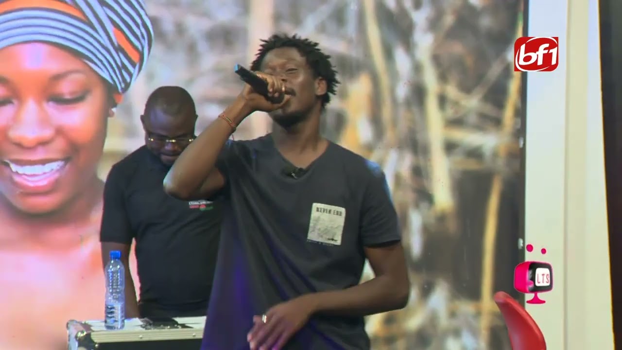 Qui a dit que romantisme n'est pas moaga?Amedo,le mossi romantique séduit La Télé S’amuz