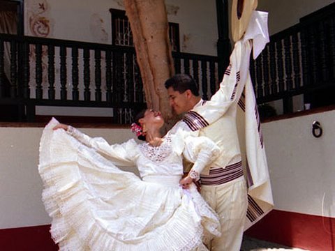 MARINERA pasión del Peru, baile peruano, folklore Perú música. Vídeo documental