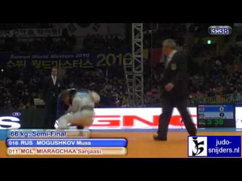 Judo 2010 Suwon: Musa Mogushkov (RUS) - Sanjaasuren Miaragchaa (MGL) [-66kg] semi-final.