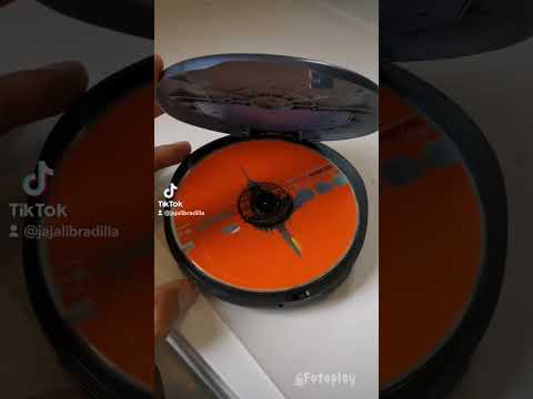 fixing a vintage Sony Walkman "NO DISC" error