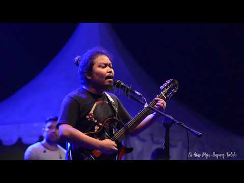 (CLOSEUP) DI ATAS MEJA - PAYUNG TEDUH (LIVE)